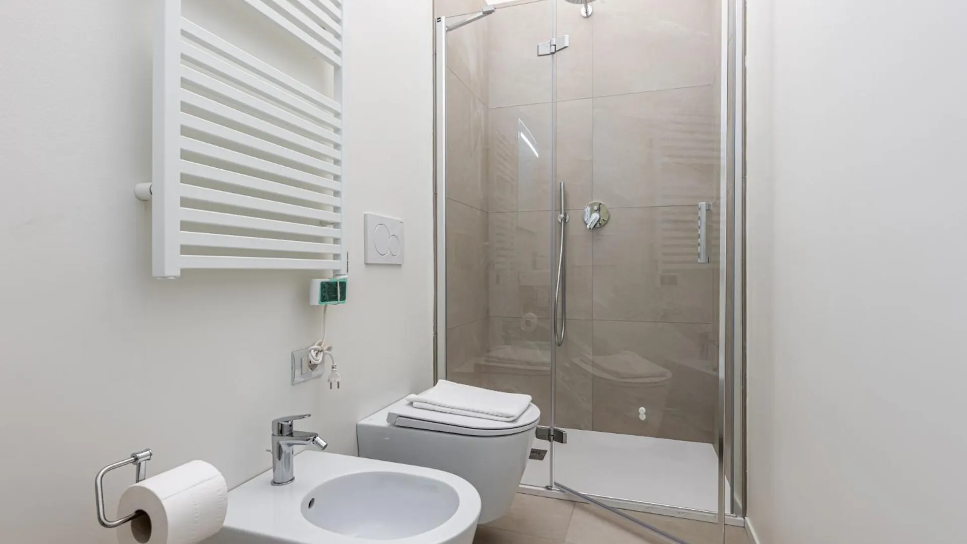 Brera - Grand Apartment With Hammam Mediolan