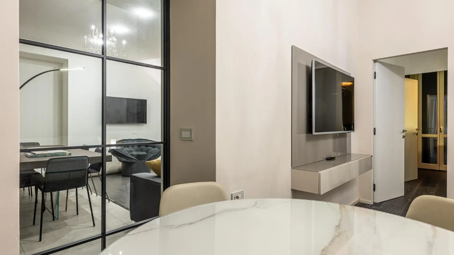 Brera - Grand Apartment With Hammam Mediolan