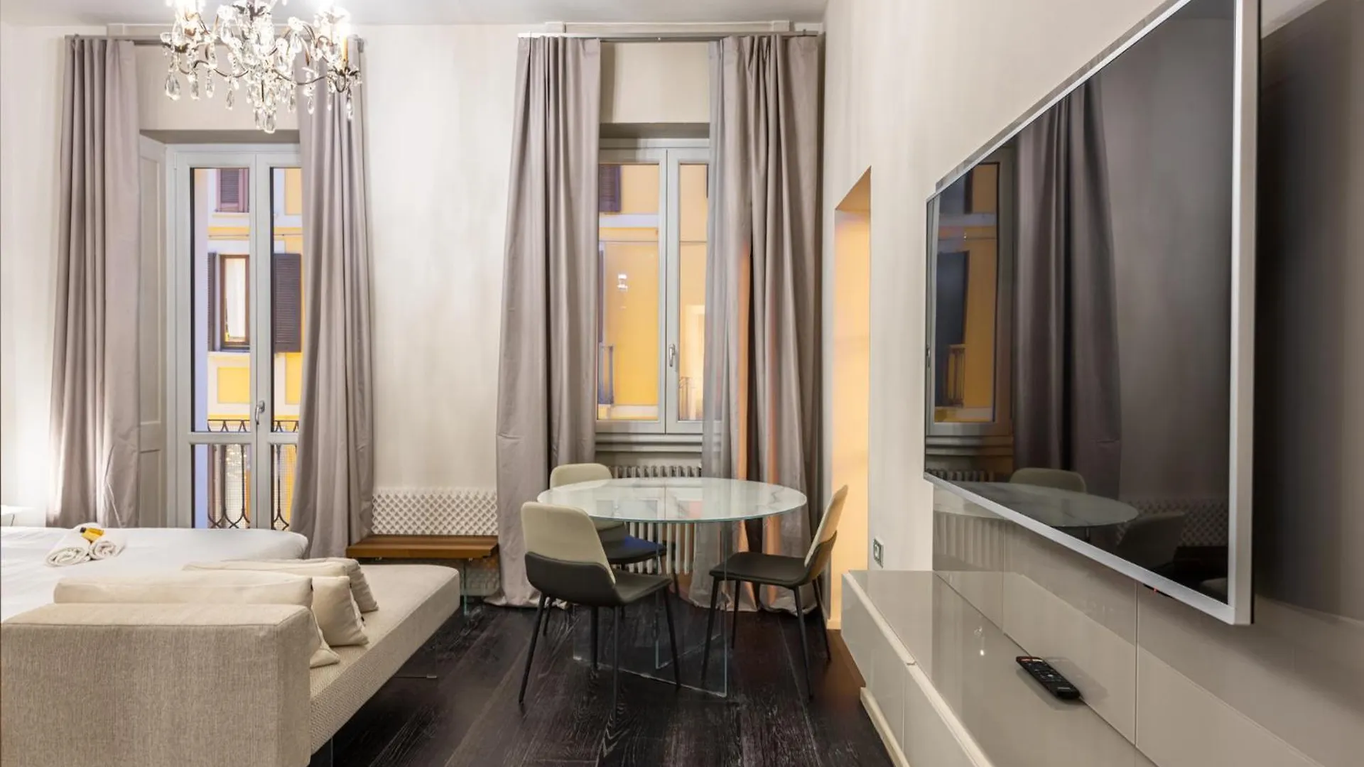 Brera - Grand Apartment With Hammam Mediolan