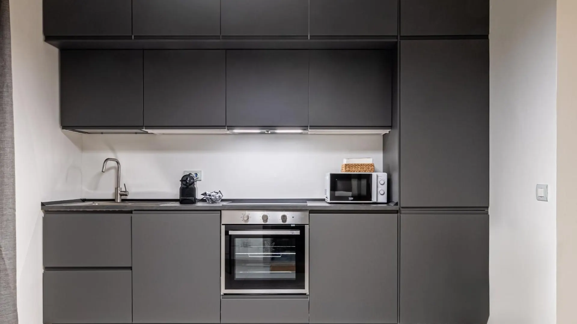 Brera - Grand Apartment With Hammam Mediolan